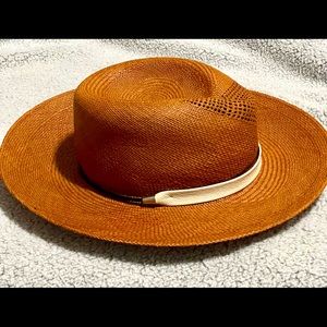 This is a genuine Rag & Bone Zoe straw Fedora. This item has never been worn!
